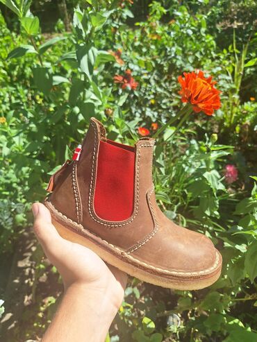 Gležnjače: Ženske kratke čizme – više modela Muške cipele. cena od 30 do 60 — 38