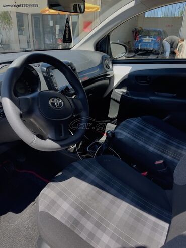Toyota: Toyota Aygo: 1 l. | 2016 έ. Χάτσμπακ — 7