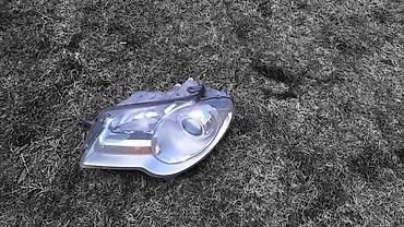 car odzaci: TOURAN FAR ZA VOLKSWAGEN TOURAN OD 2003. DO 2012. GOD — 1