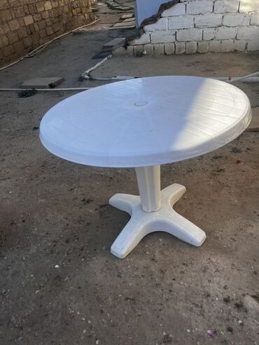 бак для летнего душа: Балконный стол, Б/у, Нераскладной, Круглый стол