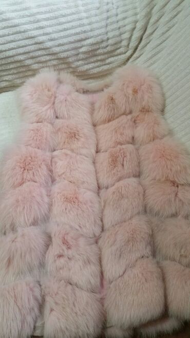 Prsluci: Veličina je za S i M. Ženski prsluk od krzna u pastelno roze boji — 1