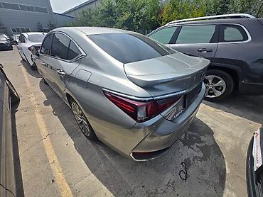 Lexus: Lexus ES: 2019 г., 2.5 л, Гибрид, Седан — 4