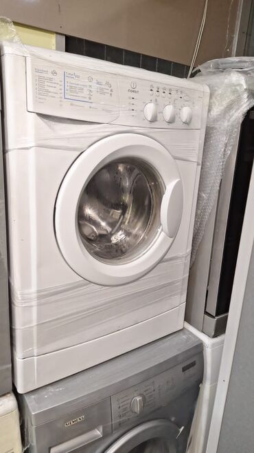 Швейные машины: İndesit önyükləmə paltaryuyan maşın - Marka/model: Indesit (ön