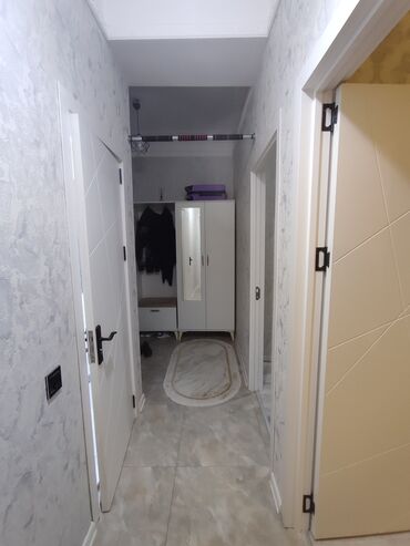 Yeni tikili: Xırdalanda 3 nömrəli məktəbin yanında 8/5 de 2/3 otağa düzəlmə təmirli — 11