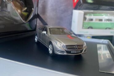Avtomobil modelləri: Коллекционная модель Mercedes-Benz CLS C218 grey 2011 125 Jahre — 9