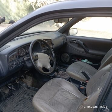 кемпинг дом на колесах: Volkswagen Passat Variant: 1994 г., Универсал
