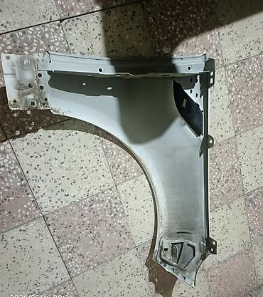 yan güzgü s: Salam land rover sol kirlosu yaxsi veziyyetdedir bir batiqi yoxdur — 2