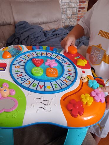 Ostale igračke: Ovaj interaktivni sto za aktivnosti dizajniran je da zabavi i edukuje — 9