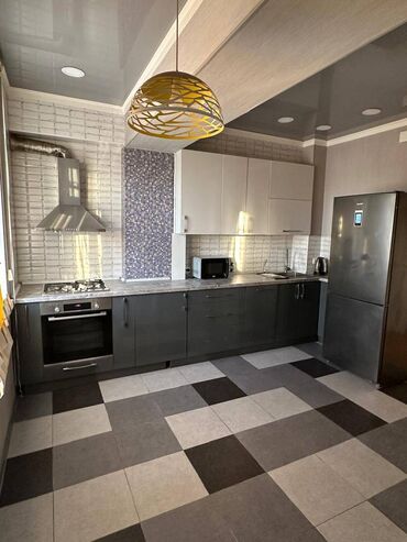 продаю в связи с переездом: 2 комнаты, 87 м², Индивидуалка, 2 этаж, Евроремонт