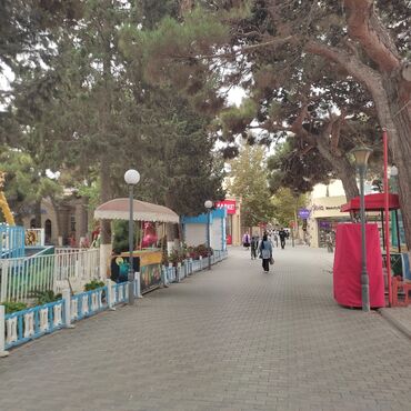 сдам контейнер на ортосайском рынке: Kioskun icarəsi – mərkəzi piyada xirdalan seheri aaaf park Targovu