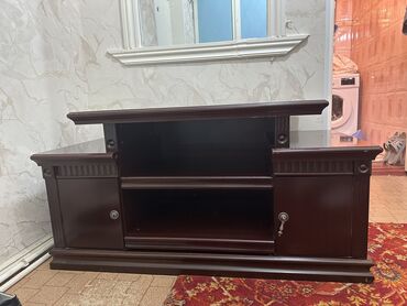Тумбы и подставки для телевизора: Тумба и подставка для телевизора, Б/у, Напольная, Дерево, Самовывоз, Платная доставка, цвет - Коричневый