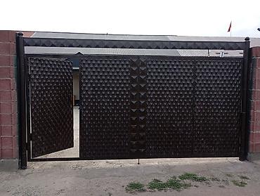 Продажа коттеджей и домов: Продаётся дом барачного типа с закрытым двором. - Тип: одноэтажный — 1