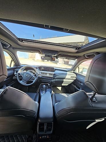 Lexus: Lexus UX: 2022 г., 2.5 л, Вариатор, Электромобиль, Хэтчбэк — 6