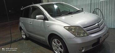 машина камри: Toyota ist: 2001 г., 1.5 л, Автомат, Бензин, Минивэн