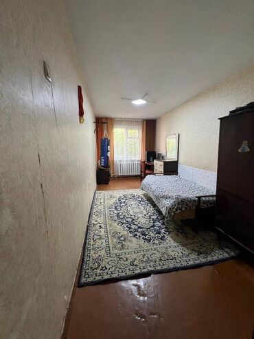 старый автовогзал: 3 комнаты, 58 м², 104 серия, 1 этаж, Старый ремонт