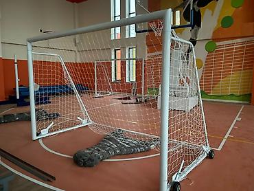 Футбольные ворота для зала 3×2 м на колесах с сеткой - 2 шт Новые