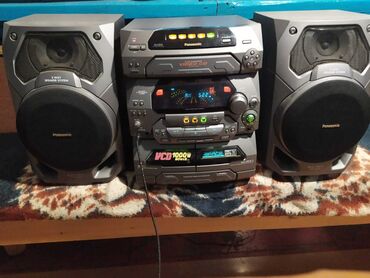 radio detallar: Panasonic istehsalı olan musiqi mərkəzi. Bu sistemə CD çalar, radio və