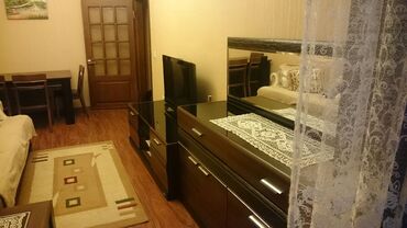 Otaqların uzunmüddətli kirayəsi: Studio tipli, tam mebelləşdirilmiş otaq və mətbəx dəsti. - Otaq — 4