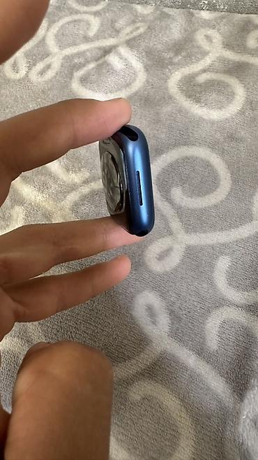 Apple Watch: 📱 Экран: Always-On Retina, 41мм * 💧 Защита от воды: до 50 метров * ❤️ — 5
