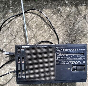 mikrofoni za decu: SONY original radio iz 80 -ih prošlog veka još uvek radi čistim at lalafo.rs mikrofoni za decu: SONY original radio iz 80 -ih prošlog veka još uvek radi čistim