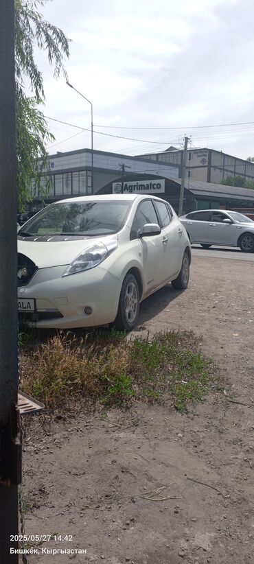 ниссан электромобиль: Nissan Leaf: 2011 г., 0.9 л, Автомат, Электромобиль, Хэтчбэк