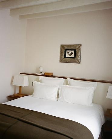 hostel osh: 1 комната, Караван ТРЦ, Бронь, Бытовая техника, Домофон — 1
