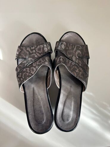 сапоги женские 39: Б/у Турция 39й размер Santa Shoes