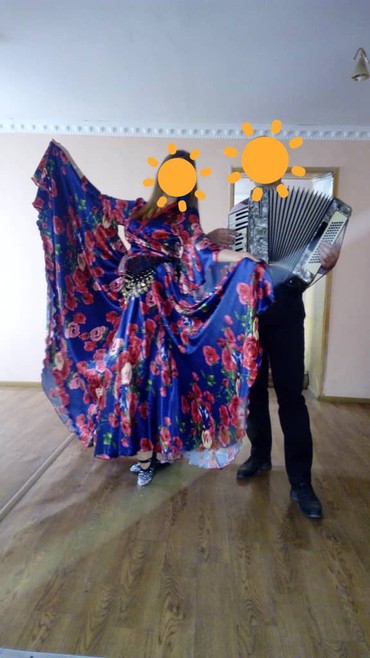 Карнавальные костюмы: Продаю цыганский костюм. Размер 44 - 46. Сшит на заказ. Одевала один