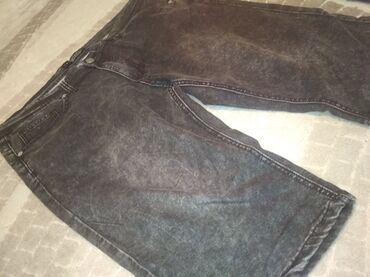 Шорты: Джинсовые шорты! Состояние новое, осталось 2шт. Тёмно-серый, размер — 4