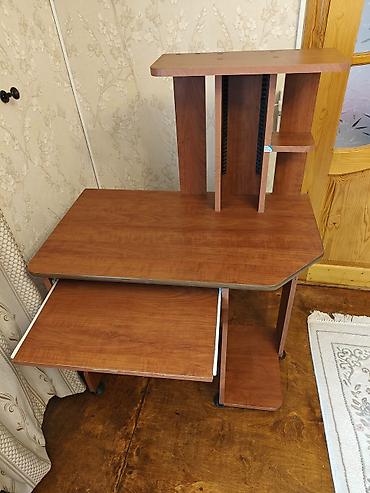 işlənmiş laminat: Düz masa, Polkalı, Siyirməsiz, Teksturalı laminat, Zəmanətsiz, Kredit yoxdur — 2