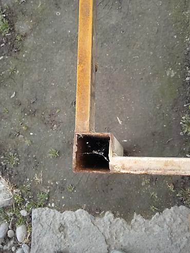 Другие строительные материалы: Продам стол металлический без столешницы 3000 с.,сетка Рабица б/у — 3