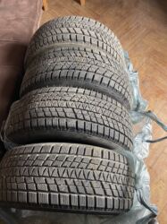 шины на ниву r16: Зимние шины без шипов, комплект из 4 шт. Ездили всего лишь 3 месяца