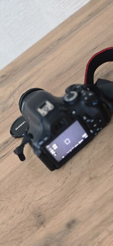 canon объектив 50: CANON EOS 600D təcili satılır.Az işlənib.Tam işlək