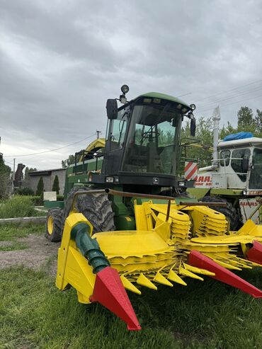 трактор беларус 82 1: Косим кукурузу на силос два комбайна Жон дир Клаас Дробит мелко