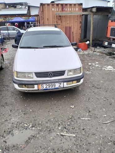 шлив машина: Volkswagen Passat: 1995 г., 1.8 л, Механика, Бензин, Седан