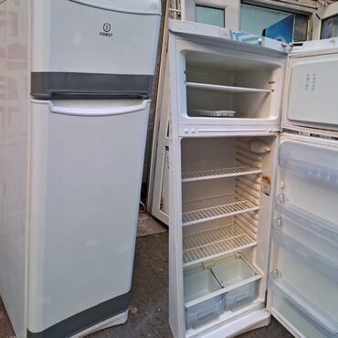 indezit: Б/у Двухкамерный Indesit Холодильник