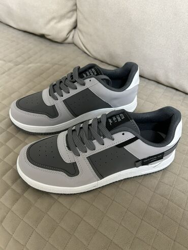 домашние тапочки новый: Archi Shoes kişi krossovkası - Rəng: tünd boz/boz, ağ altlıqla - Üst