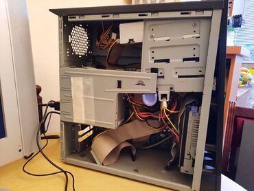 Desktop računari i radne stanice: Stari,retro IBM kompjuter,desktop racunar NetVista Nepoznato stanje — 13