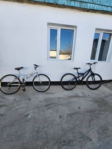 велосипед dsma: Продаю два Корейских Велосипеда: у обоих колеса 26 размера Черный