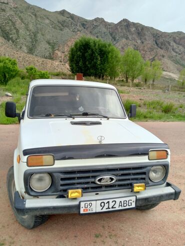 машина kg бишкек тойота: ВАЗ (ЛАДА) 4x4 Нива: 2000 г., 1.7 л, Механика, Бензин, Внедорожник
