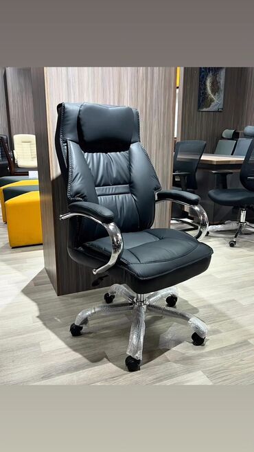 Ofis və oyun kresloları: Yeni, Təkərli, Qolları tənzimlənir, Dəri — 18