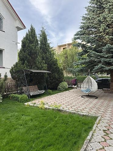 мансара: Просторный коттедж с ухоженным участком и крытой зоной — 5