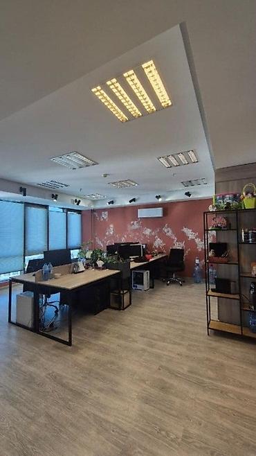 взять офис в аренду: İcarəyə verilir 3 otaqlı ofis 70 m², 28 May m. Daha 7 şəklə bax — 8