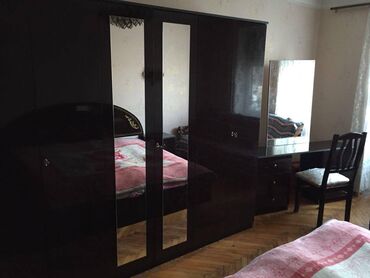 Uzunmüddətli kirayə mənzillər: Nərimanov metrosu yaxınlığında, 3 otaq,hər bir şərait olna.ev kirayə — 3