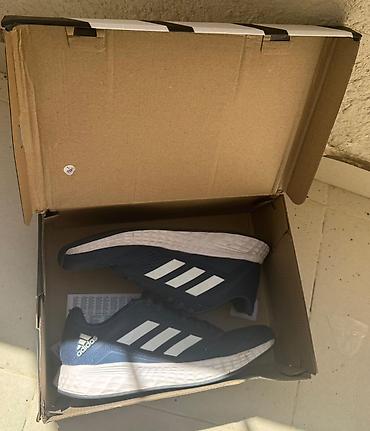 iş patinkası: Orginal Adidas idman ayaqqabısı. Tünd göy rəngdədir, yan hissəsində ağ — 2