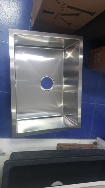 Duş başlıqları: Mətbəx üçün paslanmayan poladdan (inox) tekyuva lavabo - Material