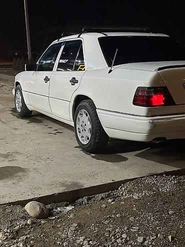 Mercedes-Benz: Mercedes-Benz W124: 1993 г., 2.2 л, Механика, Бензин, Седан — 6