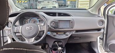 Toyota: Toyota Yaris: 1.5 l. | 2015 έ. Χάτσμπακ — 2