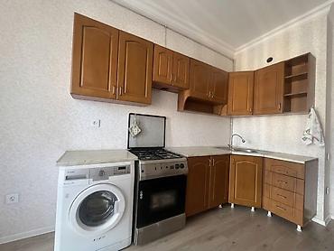 Mətbəx mebeli satılır. - Ölçü: 3.57 × 1.30 m - Qiymət: 450 AZN -