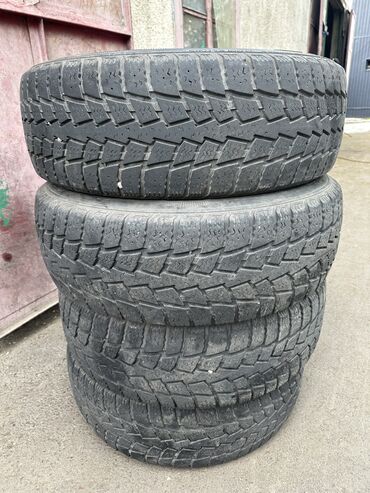 зимние шин: Шины 265 / 70 / R 17, Зима, Б/у, Комплект, Внедорожные (АТ/МТ), Корея, Kumho